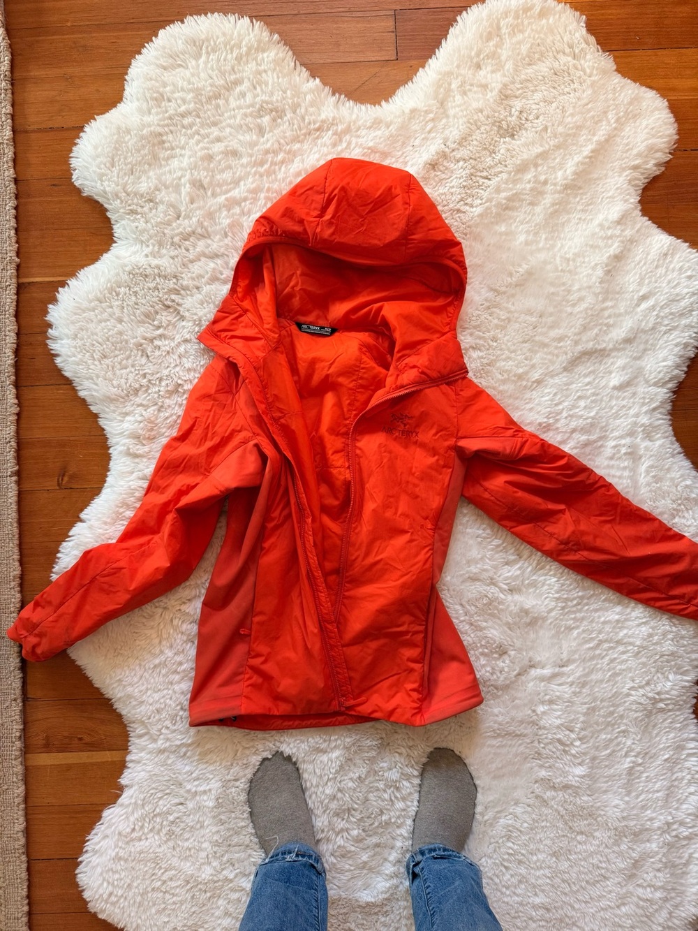Arc'teryx Women's Bright Red/Orange Hooded Shell Jacket - Proton Hoody 2023